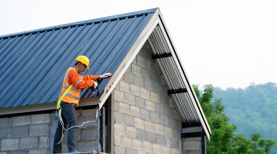 Professional Flat Roofing Installation in Mannsville, KY